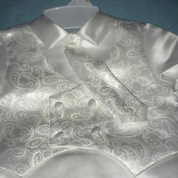 NEW CHRISTENING APPAREL attached paisley vest & tie size 9-12 month 16 to 20 lbs - Picture 4 of 16